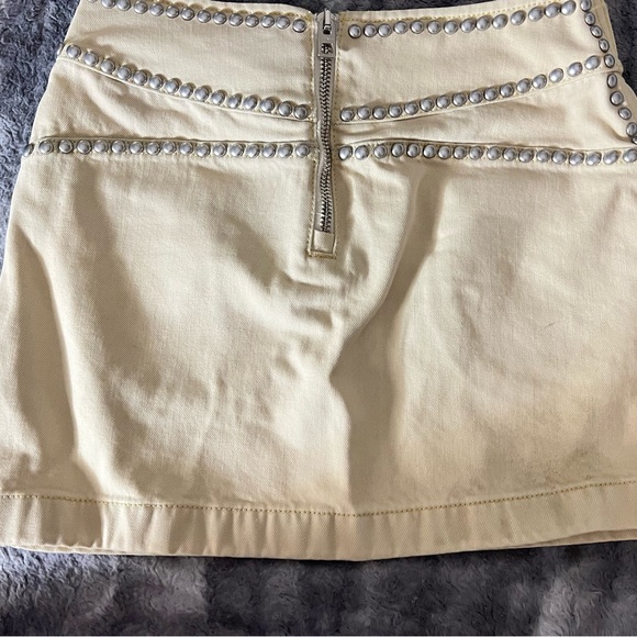 COACH super-chic Coachella Studded Off-white Denim Mini Skirt with pockets - Picture 5 of 9
